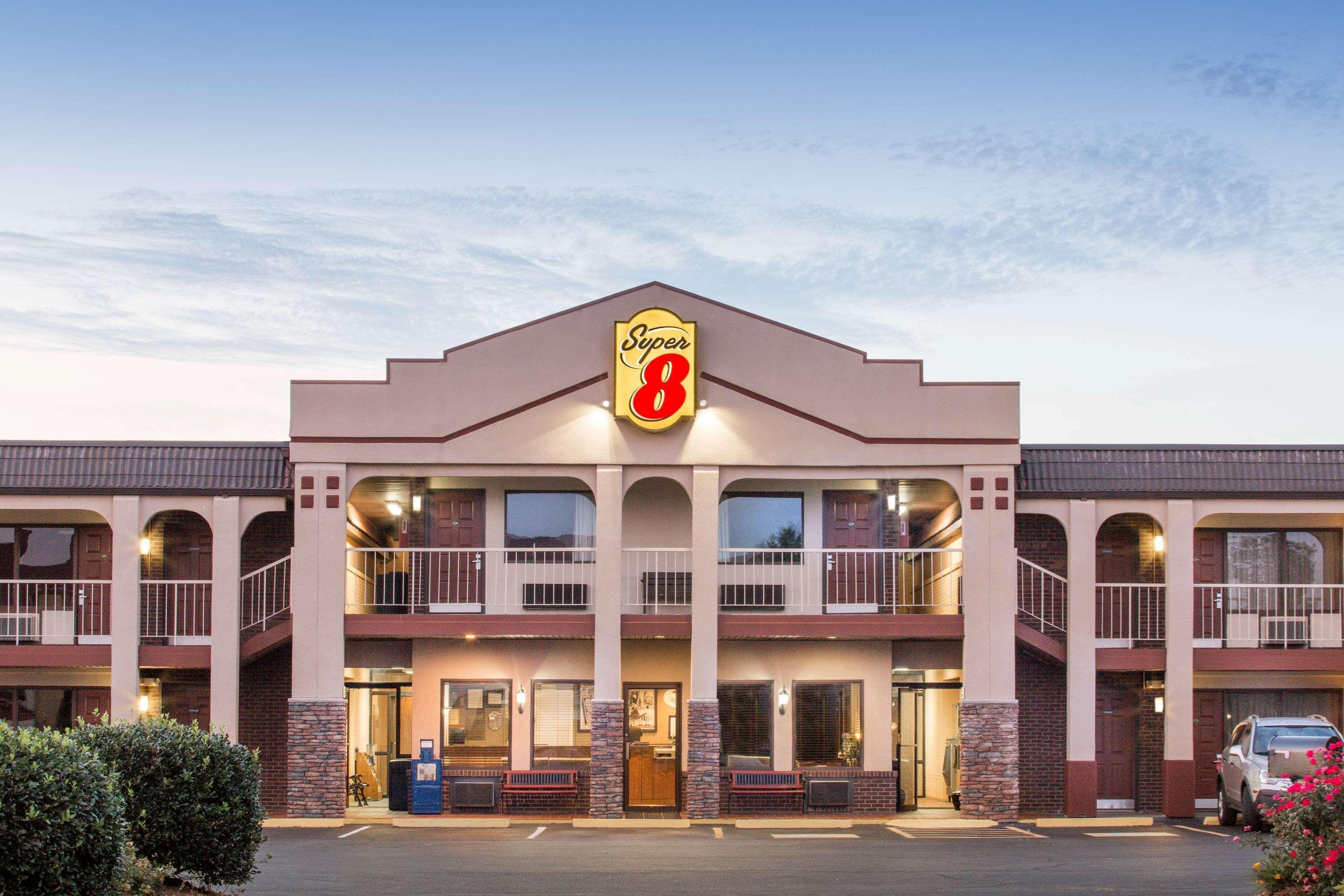 Super 8 By Wyndham Wytheville Exterior photo